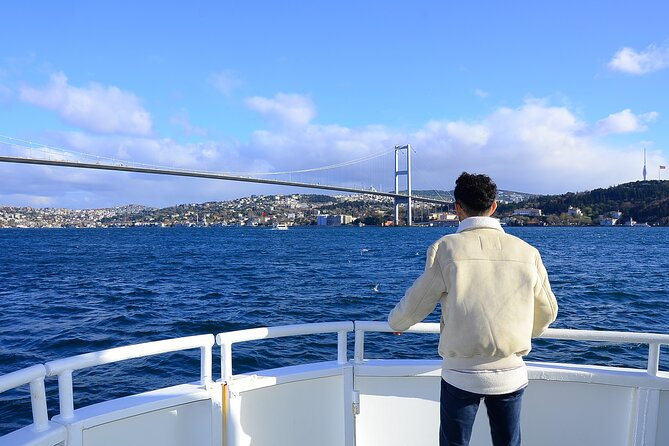 2-Hours The Sultan of The Bosphorus Tour - Exploring the Bosphorus Strait
