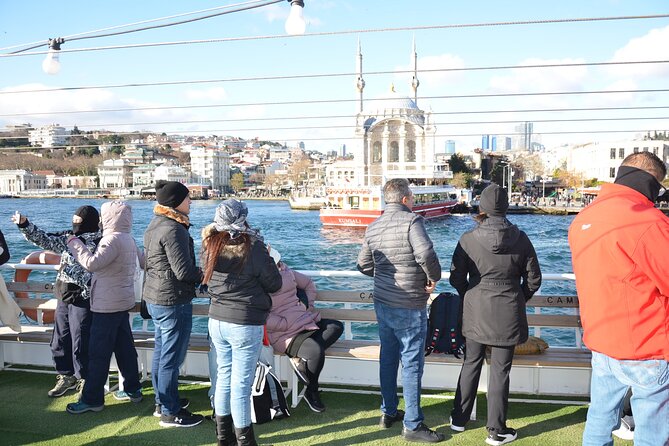 2-Hours The Sultan of The Bosphorus Tour - Onboard Experiences and Offerings
