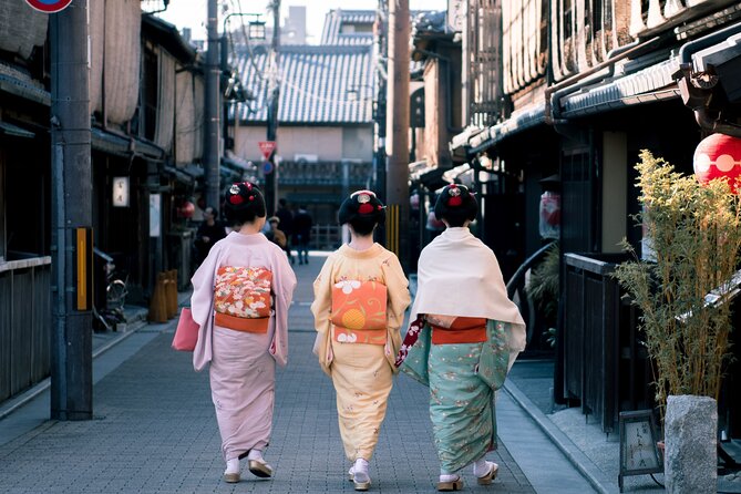 2 Hours Tour in Historic Gion: Geisha Spotting Area Tour - Tour Logistics