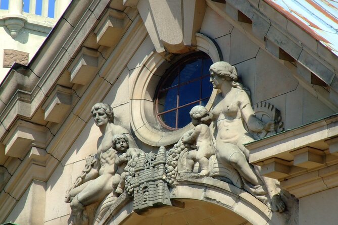 2 Hours Walking Tour in Legends and Secret of Rigas Old Town - Historical Buildings and Stories