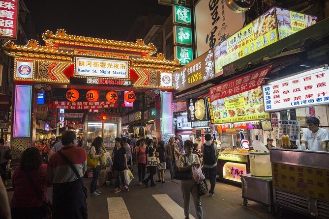2-Hr Raohe Night Market Walking Private Tour With a Tour Guide - Participant Experience and Guide Quality