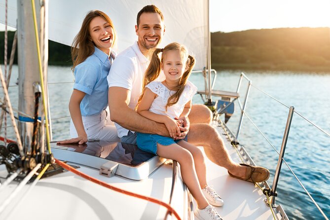2 Hr Shared Day Sail Along Historic Bay Front - Sailing and Helm
