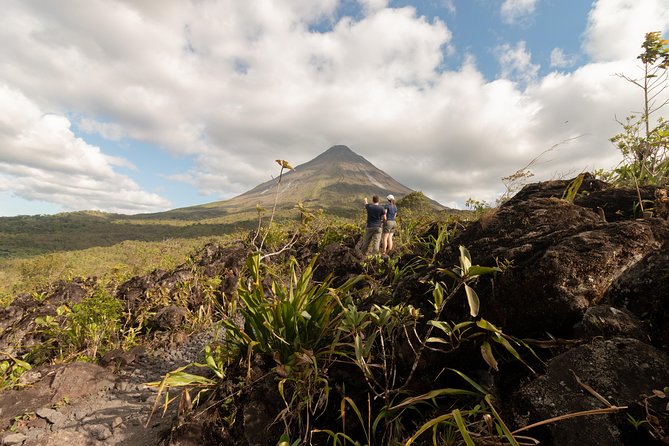 2-in-1 Arenal Volcano Combo Tour: La Fortuna Waterfall and Volcano Hike - Itinerary Highlights
