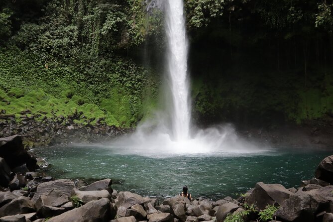 2-in-1 Arenal Volcano Combo Tour: La Fortuna Waterfall and Volcano Hike - Guided Experience