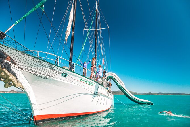 2 Night Whitsunday Islands Cruise on New Horizon From Airlie Beach - Dining and Beverages