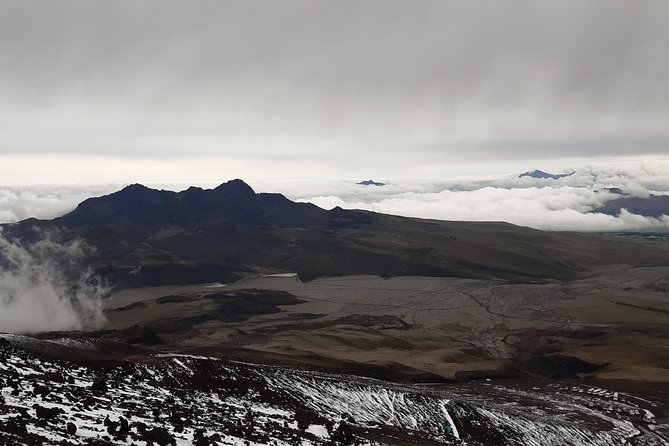 2 Volcanoes Cotopaxi and Quilotoa Lagoon in 1 Day - Taking in Indigenous Culture