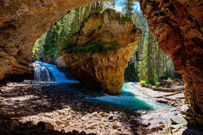 2025 Winner-Lake Louise Moraine Lake Johnston Canyon Banff Town - What Makes This Tour Stand Out?