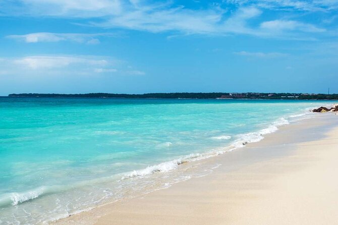 21. ROSARIO ISLAND AND QUIET BEACH BY BOAT Oceanarium - Key Points