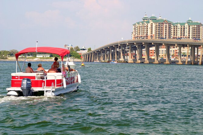 24ft Pontoon Boat Rental - Comfort and Entertainment Features