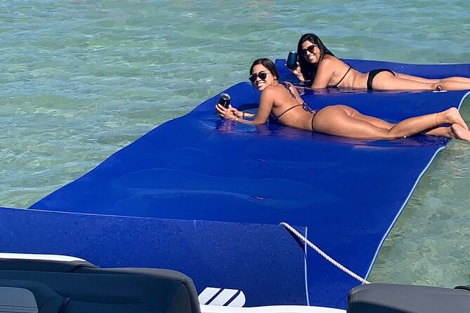 25 Ft for 10 People Miami Boat, Fuel, Cooler and Ice Incl. - Reservation and Booking Details