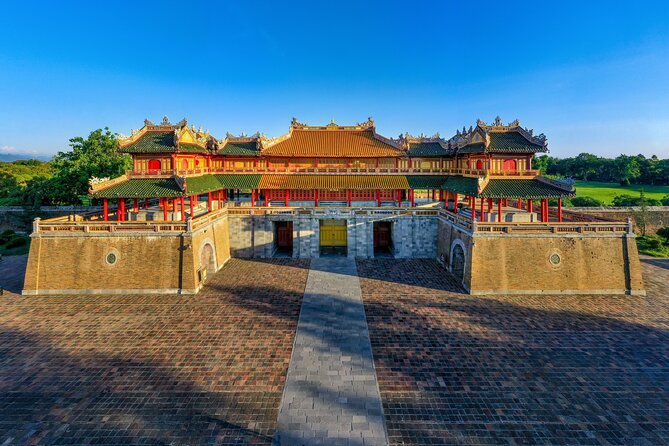 2,5 Hours Walking Tour Inside Hue Imperial City - Group Size and Accessibility