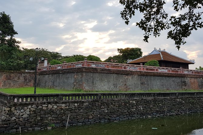 2,5 Hours Walking Tour Inside Hue Imperial City - Medical Considerations