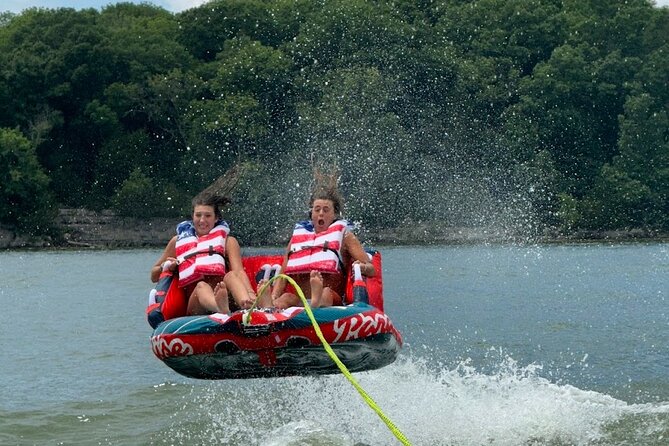 25FT Pontoon Party Boat W/ Captain up to 12 People (3 Hrs) - Accessibility and Participation