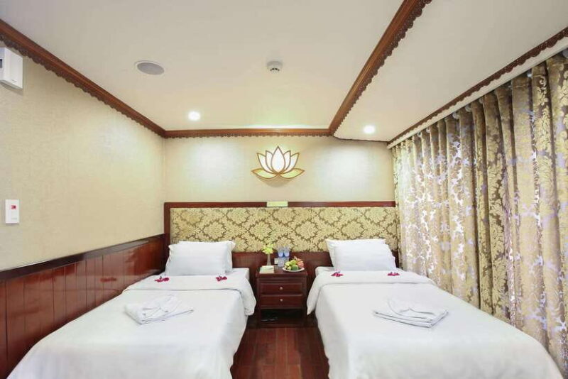 2D1N Ha Long Bay Cruise by Oriental Sails - Day 2 Excursions