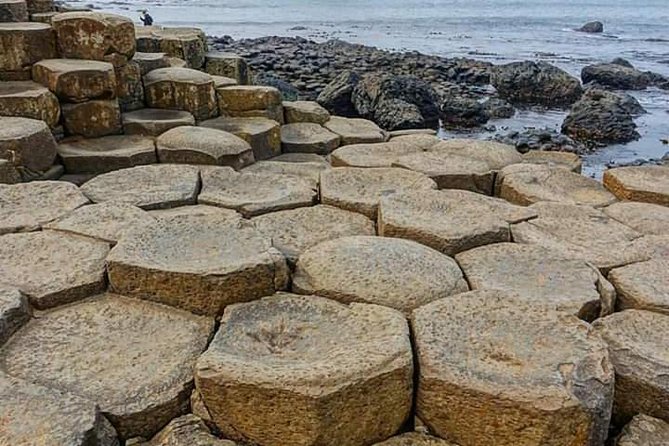 2Day Private Tour Northern Ireland Top Sights Giants Causeway Belfast Adventure - Inclusions and Luxury Upgrades