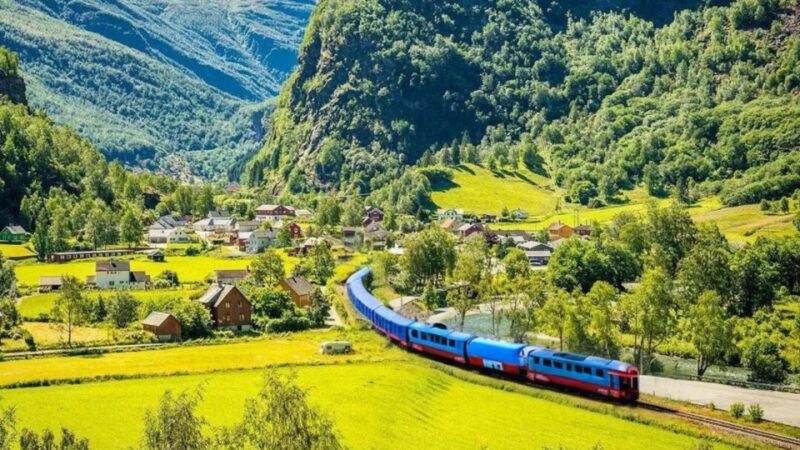 2days Tour to Hardanger and Flåm or Sognfjord Glacier Flexib - Transportation and Group Size