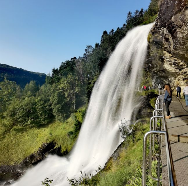 2days Tour to Preikstolen(Pulpit Rock) Trolltunga Kjeragbo - Tour Guide and Experience