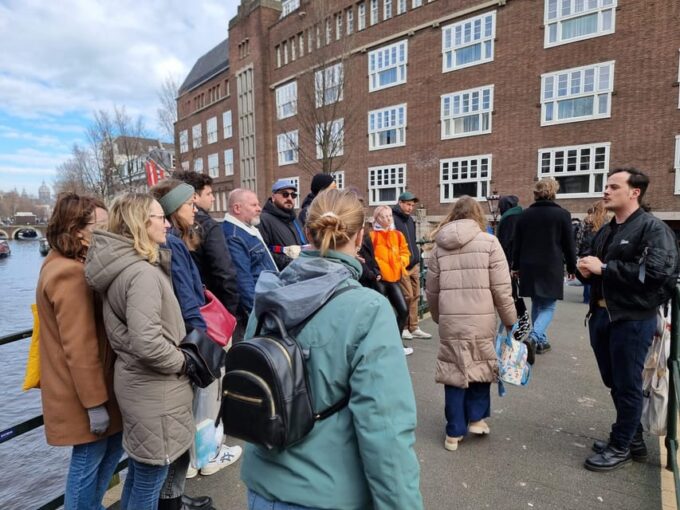 2H Anne Frank Walking Tour Please Let Me Be Myself - Price and Language