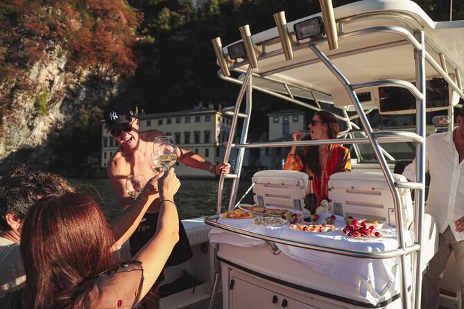 2H Hour Private Cruise on Lake Como by Motorboat 6 PAX - Traveler Requirements
