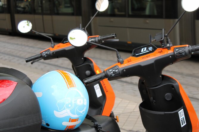 2h Medieval Bordeaux History by Electric 50CC Motorbike - Experience Highlights