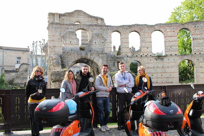 2h Medieval Bordeaux History by Electric 50CC Motorbike - Explore Medieval Bordeaux