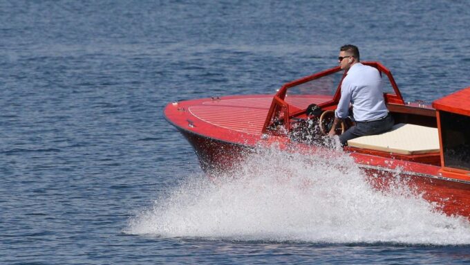 2H Private Tour on Wooden Boat on Lake Como Orrido Di Nesso - Reviews and Booking