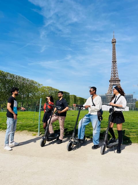 2H VIP Paris Private E-scooter Tour - Tour Experience