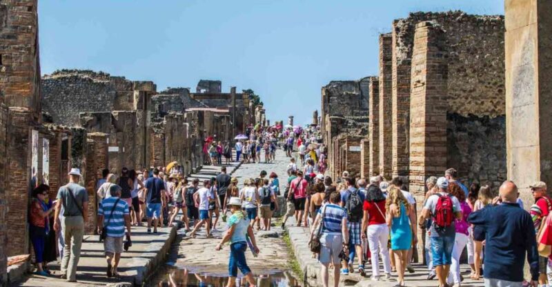 2hours Guided Tour in Pompeii - Key Points