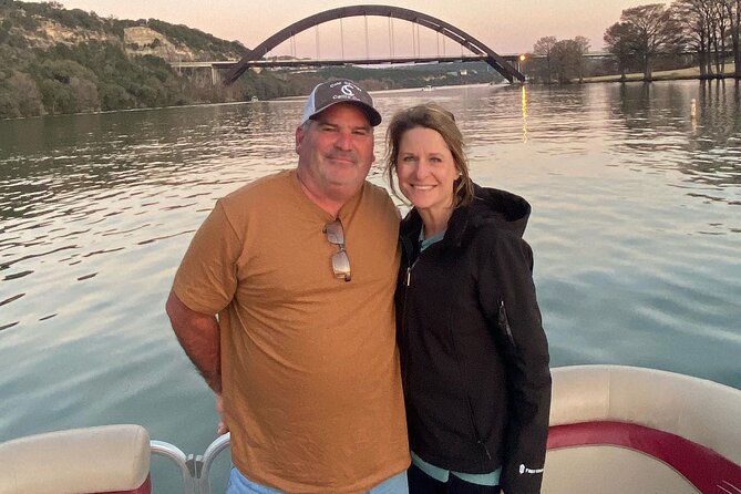 2hr Boat Tour up to 10 on Lake Austin With Captain - Key Points