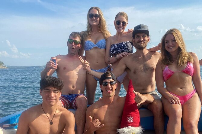 2hr Boat Tour up to 10 on Lake Austin With Captain - Meeting and Pickup