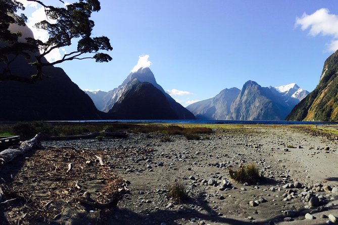 2hr Scenic Milford Sound Flight With Landing - 201 - Pickup and Meeting