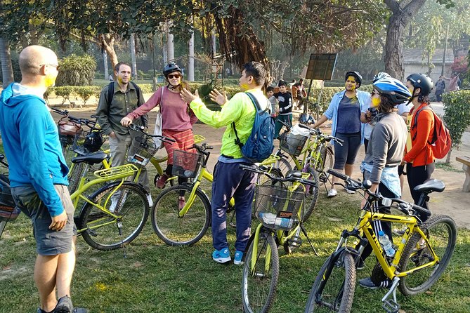 3.5-Hours South Delhi Private Bike Tour With Lodi Art District - Inclusions and Equipment