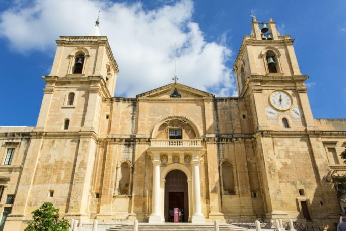 3 Cities: Private Insider Walking Tour With Licensed Guide - Customer Reviews
