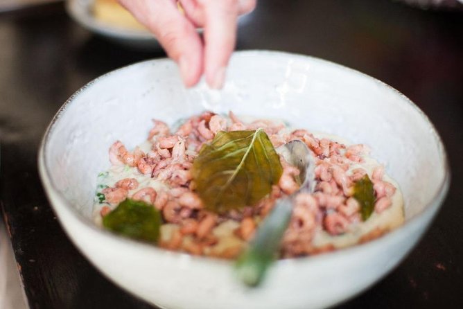3-course Dutch Dinner in Canal House Overlooking River Amstel - Capturing the Ambiance