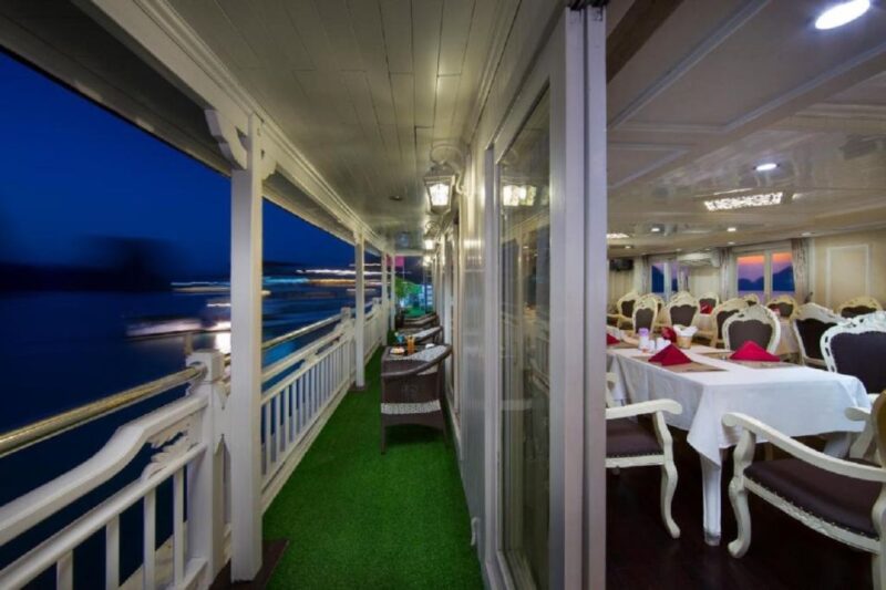 3 Day 2 Night Bai Tu Long Bay Luxury Junk - Accommodations and Dining