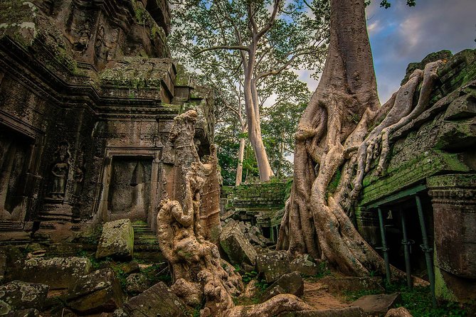 3-Day Angkor Wat & All Interesting Major Temples & Kulen Mount Waterfall - Victory Gate and Phimeanakas