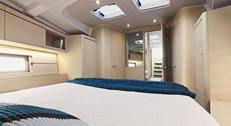 3-Day Crewed Charter The Relaxing Beneteau Oceanis 46.1 - Accommodation and Amenities