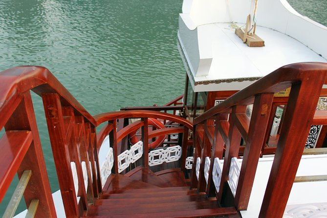 3-Day Cruise Relaxing and Kayaking on Oriental Sails - Relaxing Happy Hour and Cooking Classes