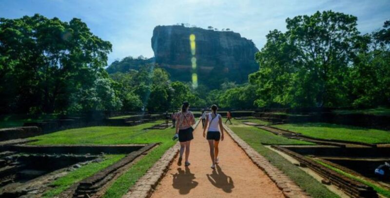 3-Day Glimpse of Sri Lanka Private Tour - Exploring Kandys Highlights