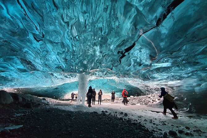 3-Day Golden Circle, Ice Cave, Glacier Lagoon & Waterfalls Tour - Encountering Majestic Waterfalls