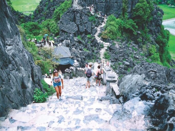 3-Day Hanoi - Ninh Binh - Lan Ha Bay 5 Star Cruise & Balcony - Frequently Asked Questions
