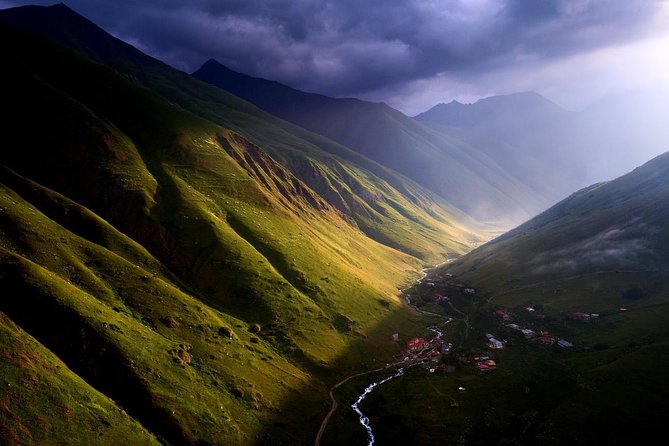 3-Day Hiking Group Tour in Kazbegi - Health and Accessibility