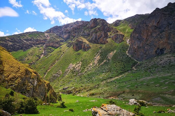 3-Day Hiking & Trekking Tour Remote Villages in Guba - Day 2: Trekking to Remote Villages