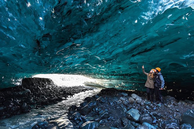 3-Day Ice Cave, South Coast, Golden Circle and Northern Lights - Northern Lights Pursuit