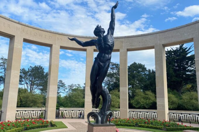 3-day Private Normandy D-Day Mont-St-Michel 3 Loire Castles - Day 3: Caen Memorial Tour