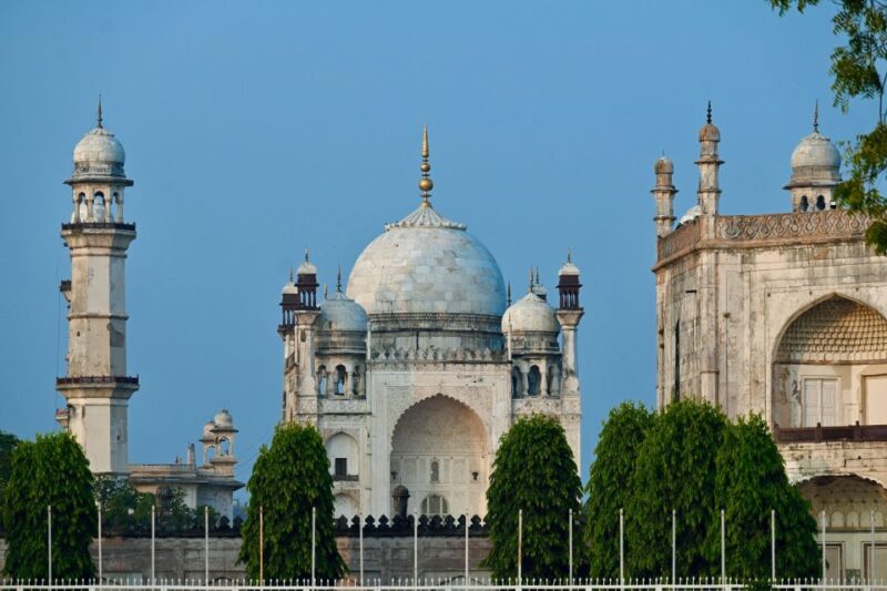 3-Day Private Tour to Lonar Crater, Ajanta, and Ellora Caves - Transportation Details