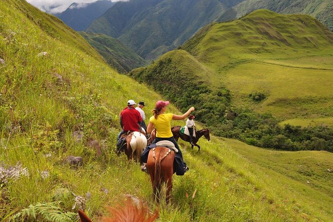 3-Day Private Trip Around Quilotoa/Isinlivi- Hiking &Local Communities - Accommodation and Dining Experiences