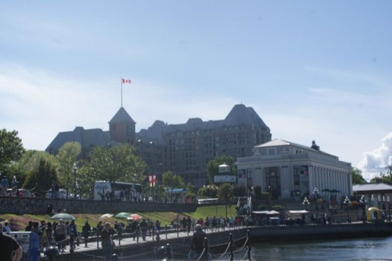 3-Day Vancouver City Tour Package With Whistler & Victoria - Key Points