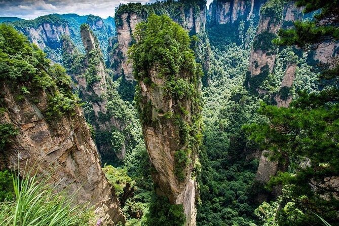 3-Day Zhangjiajie Full-Eye Panoramic Tour - English-Speaking Guide and Inclusions