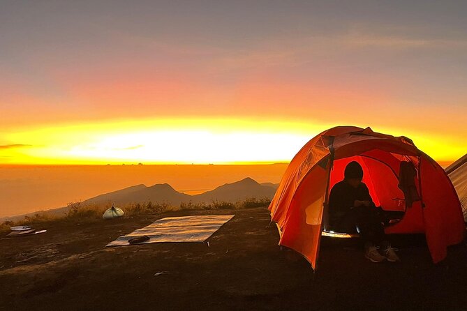 3 Days 2 Night Trekking Rinjani to Summit and Lake - Reaching the Crater Rim